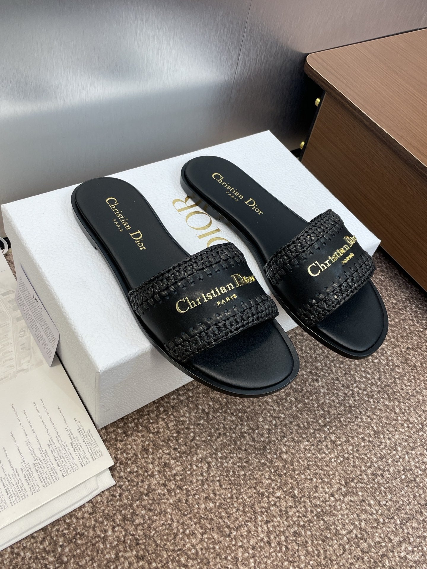 DIOR 25S D-LANE SLIDE BLACK CALFSKIN AND BLACK BRAIDED RAFFIA - 35