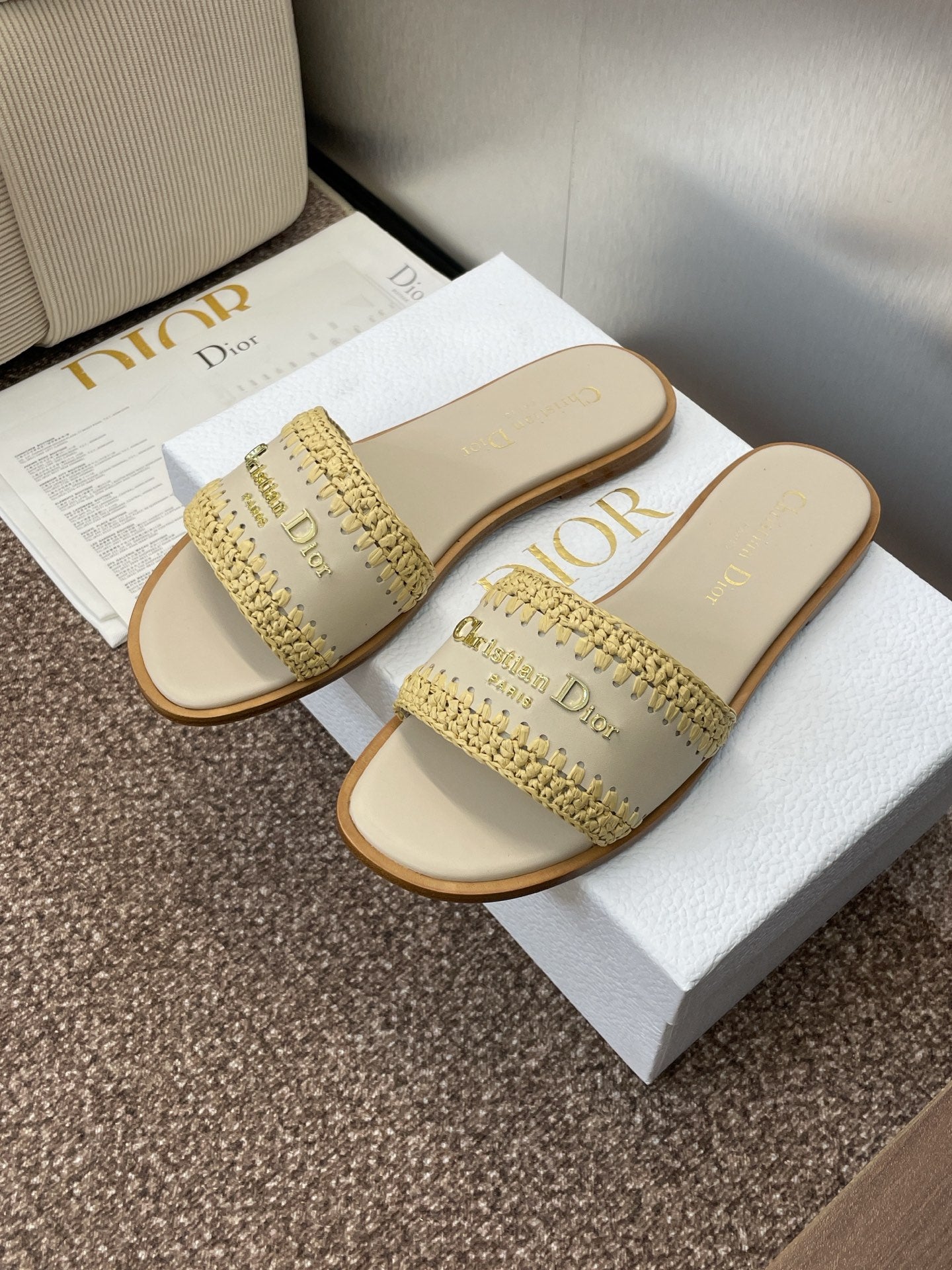 DIOR 25S D-LANE SLIDE LIGHT BEIGE CALFSKIN AND YELLOW BRAIDED RAFFIA - 35