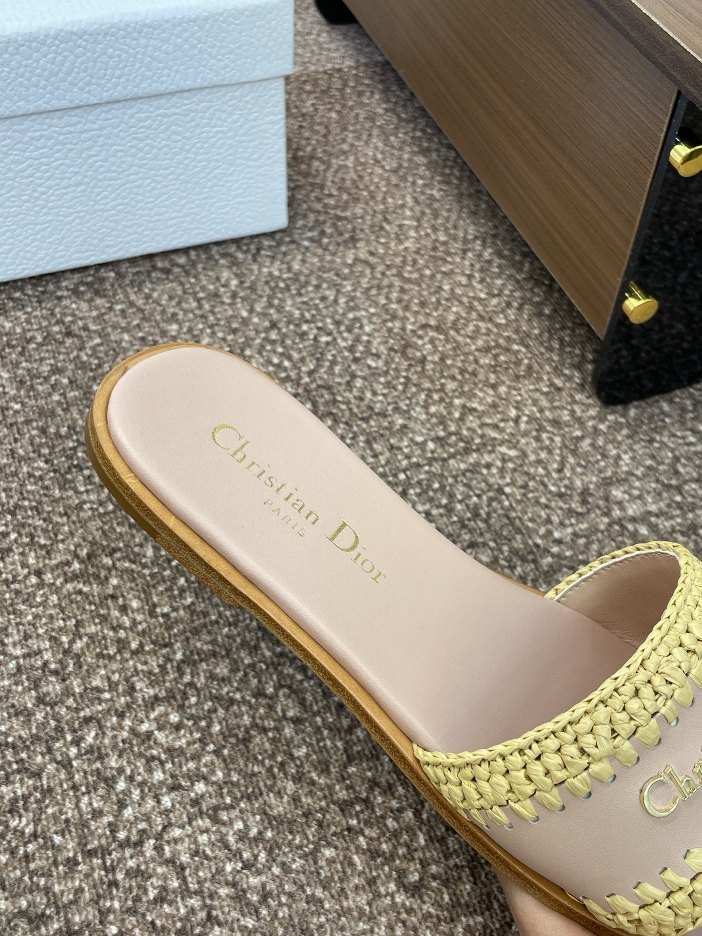 DIOR 25S D-LANE SLIDE NUDE CALFSKIN AND YELLOW BRAIDED RAFFIA - 35