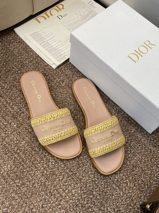 DIOR 25S ШЛЬОПАНЦІ D-LANE З НУДОЇ ТЕЛЯЧОЇ ШКІРИ ТА ЖОВТОЇ ПЛЕТЕНОЇ РАФІЇ - 35