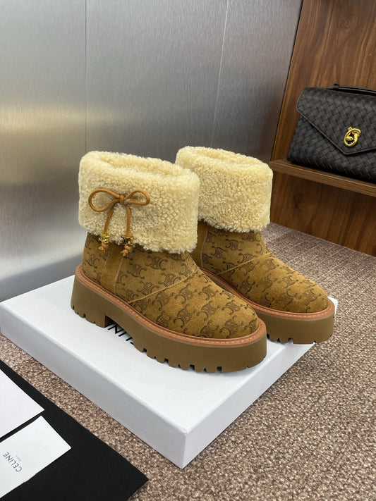 ЧЕРЕВИКИ CELINE 26S ANKLE BOOTS 45 ММ З КОРИЧНЕВОЇ ЗАМШІ ТА БЕЖЕВОЇ ВОВНИ