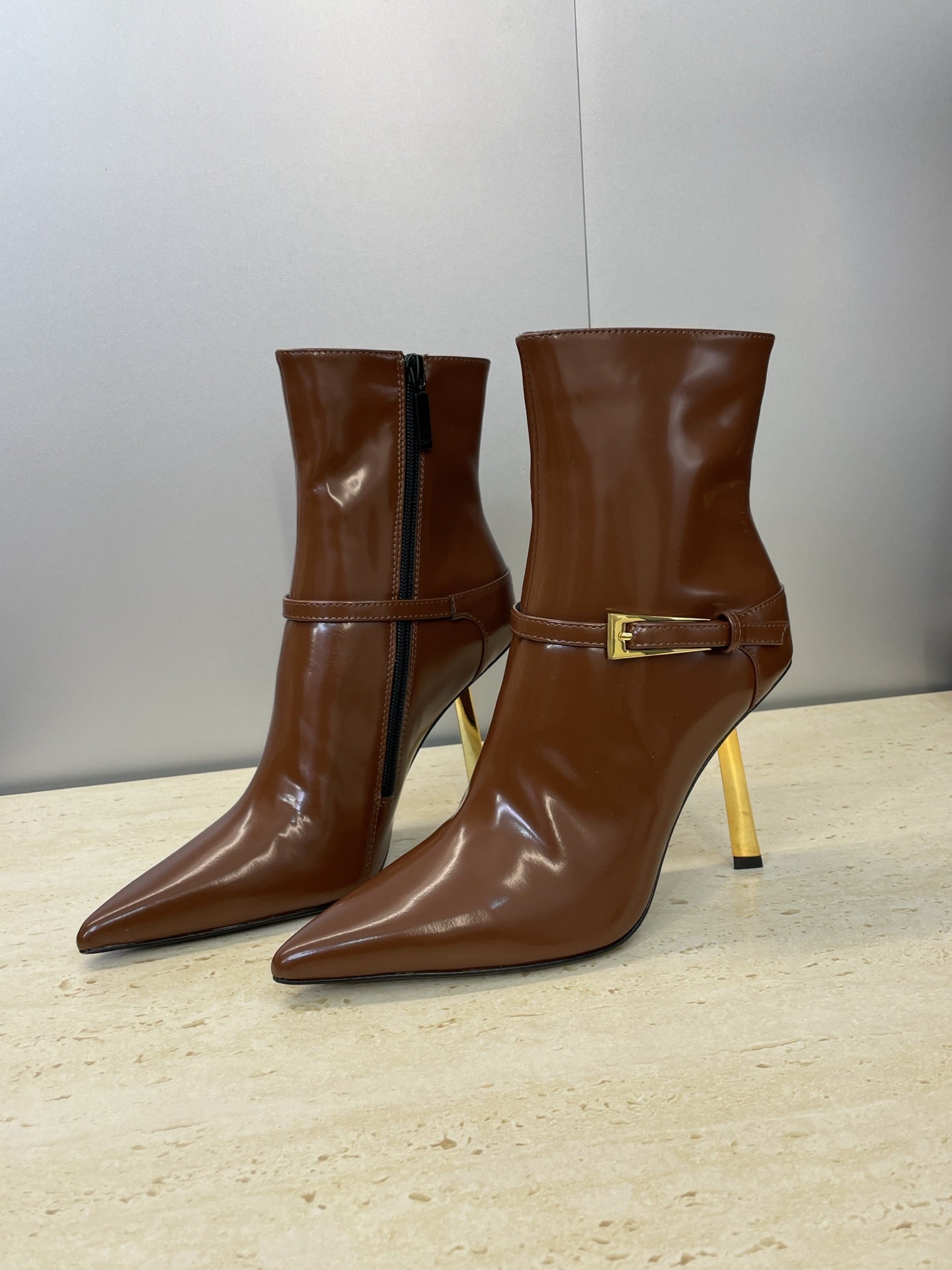 YSL 25S POINTED-TOE HIGH-HEEL ANKLE BOOTS 95 MM IN BROWN LAMBSKIN WITH GOLD HARDWARE - 35