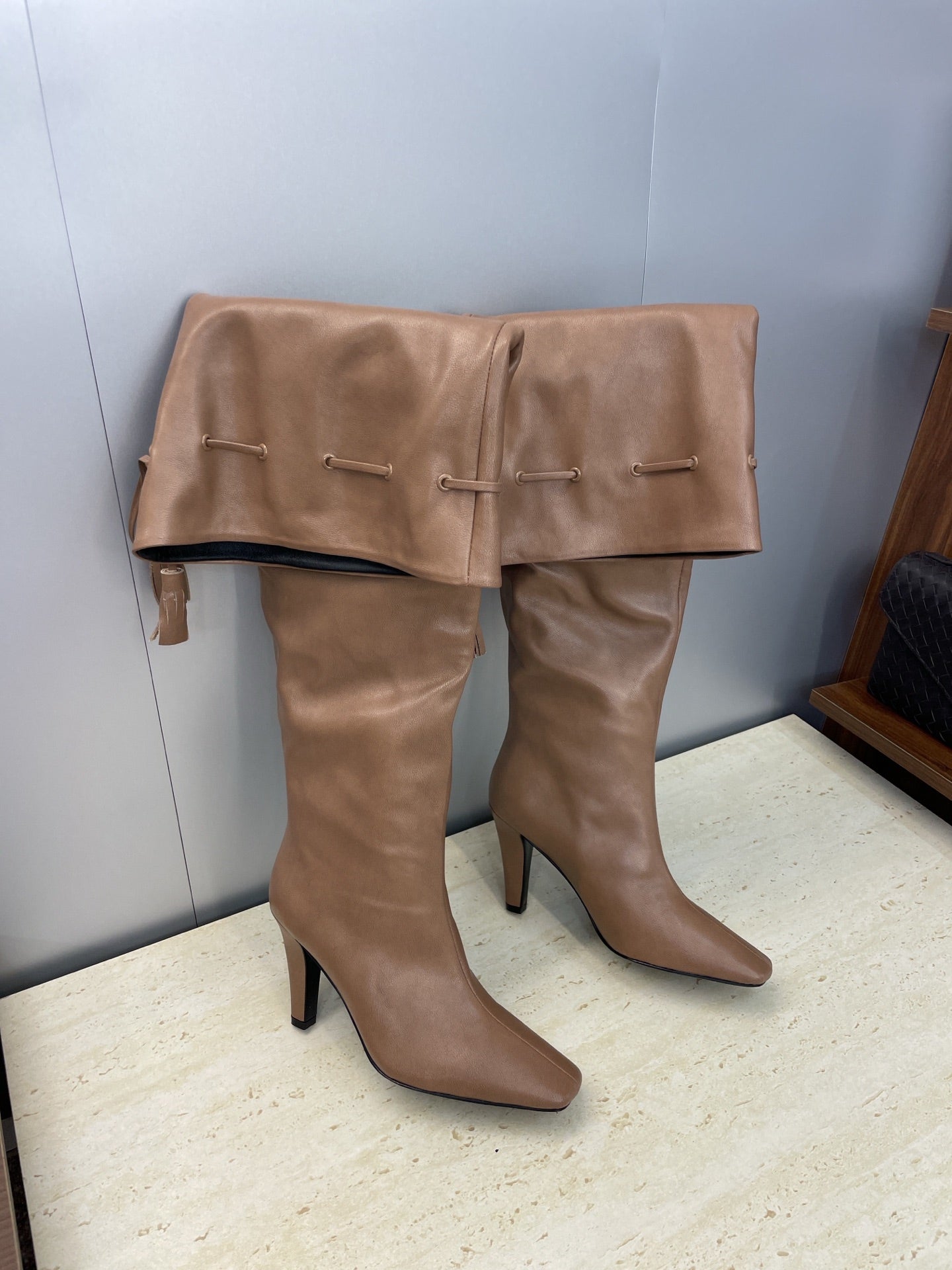 YSL 25S HIGH‑HEEL FRINGED MARTIN BOOTS 90 MM IN CHESTNUT BROWN LAMBSKIN - 35