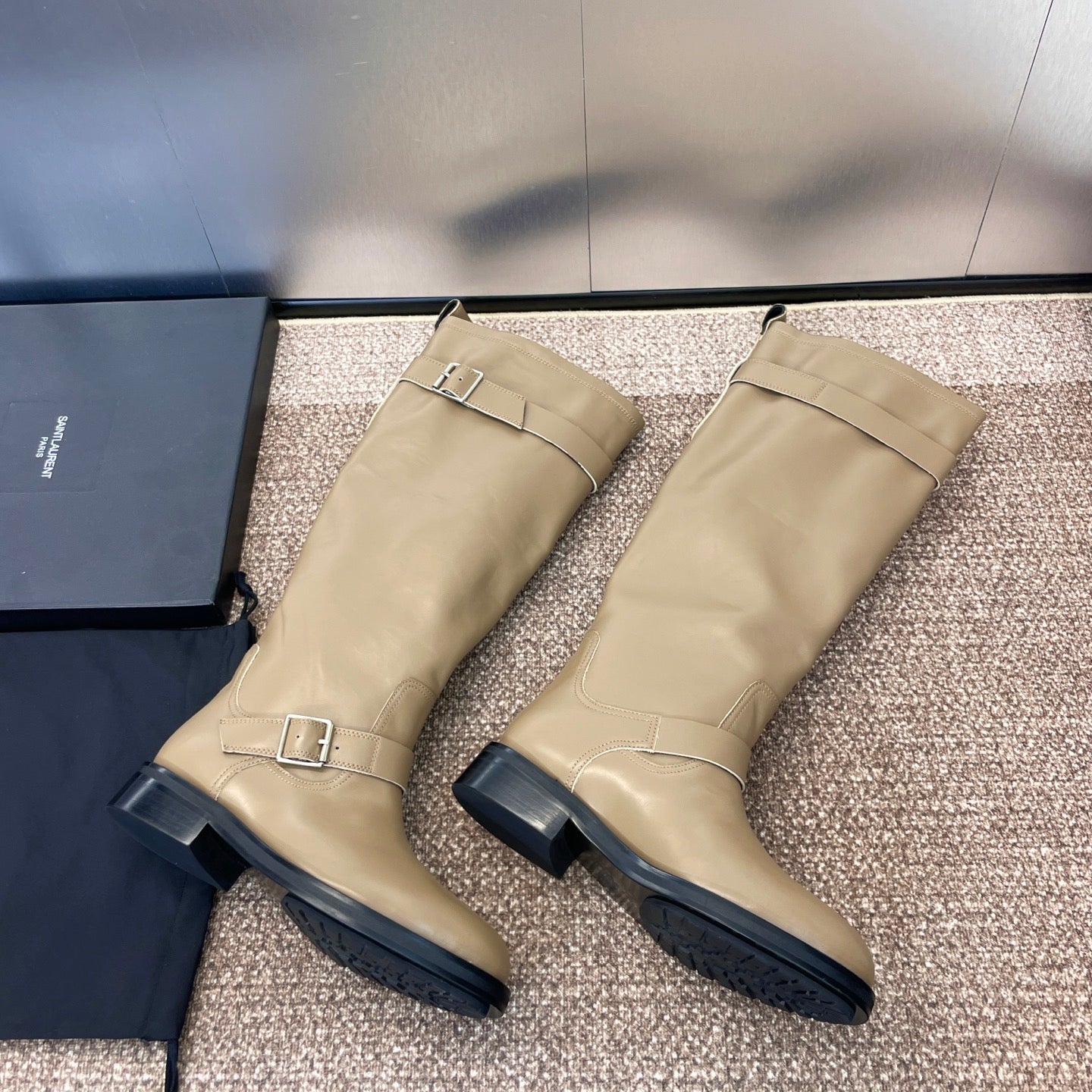 YSL 25S KNEE-HIGH BOOTS 30 MM IN BEIGE LAMBSKIN WITH SILVER HARDWARE - 35