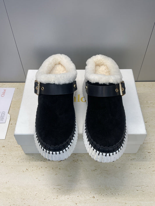 МЮЛІ CHLOÉ 26S НА ТАНКЕТЦІ З ХУТРЯНОЮ ПІДКЛАДКОЮ ЧОРНОГО КОЛЬОРУ З ЗАМШІ