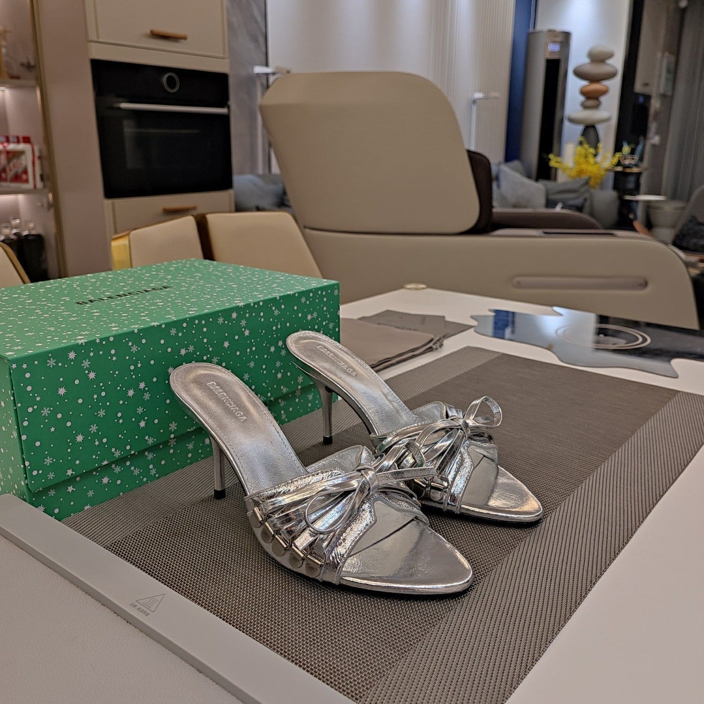 BOW-EMBELLISHED HIGH MULES IN SILVER METALLIC SHEEPSKIN - 34