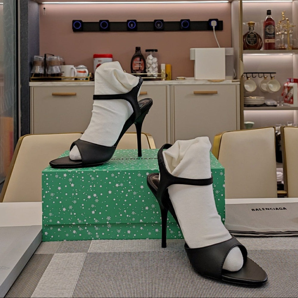 OPEN TOE STRAPPY HIGH HEEL IN BLACK CALFSKIN - 34