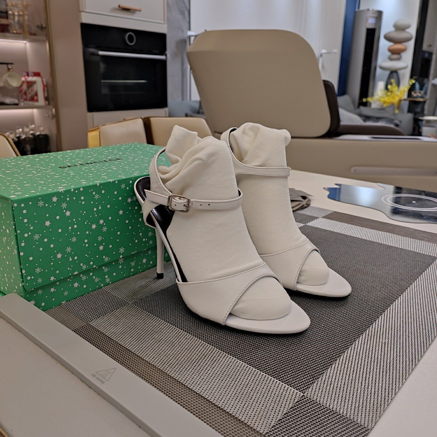OPEN TOE STRAPPY HIGH HEEL IN WHITE CALFSKIN - 34