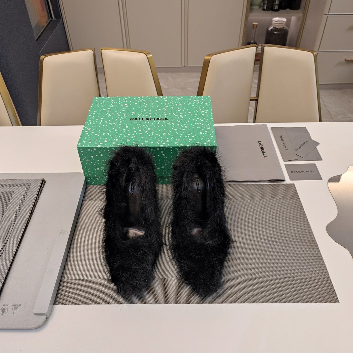 FURRY PUMPS 90MM IN BLACK FOX FUR - 34