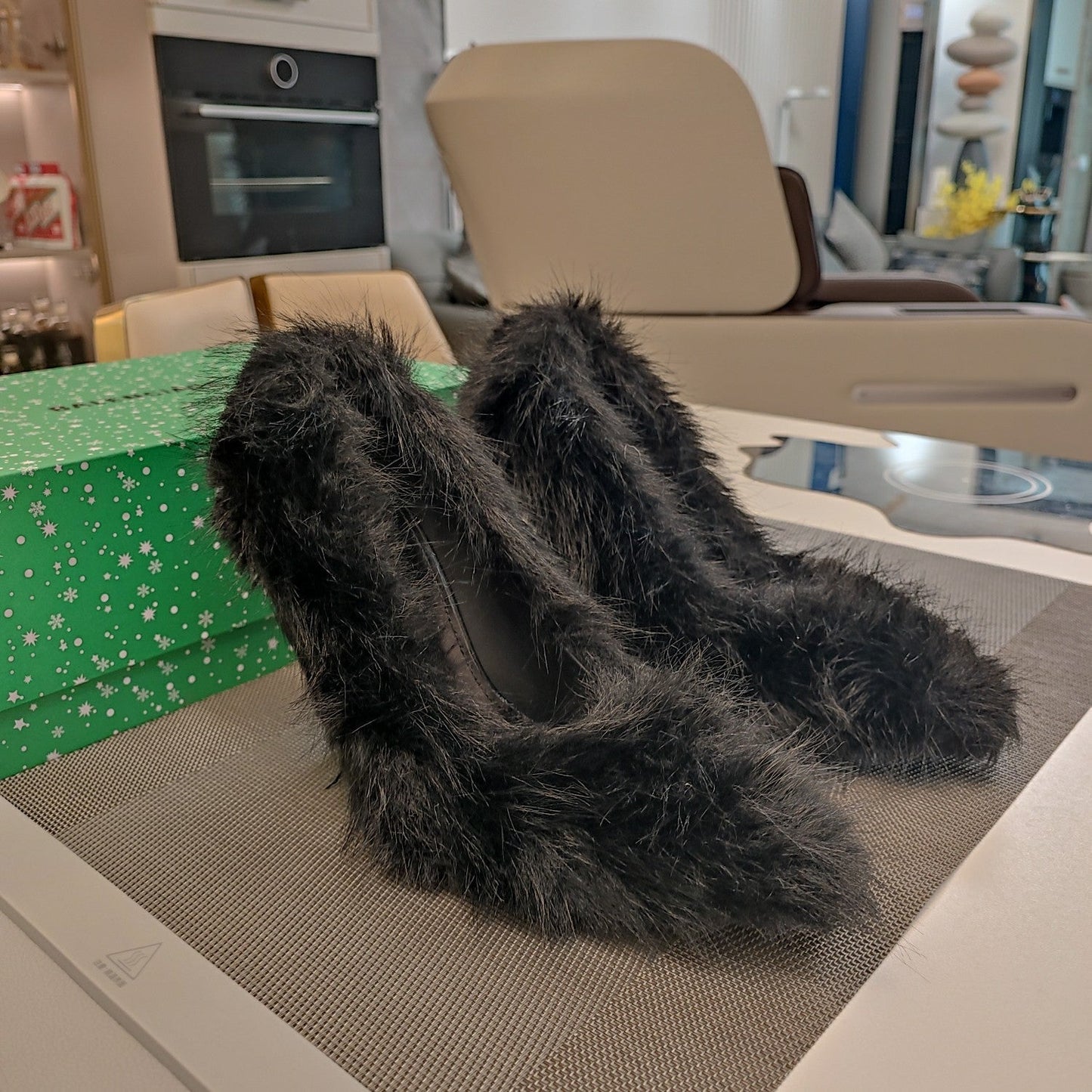 FURRY PUMPS 90MM IN BLACK FOX FUR - 34