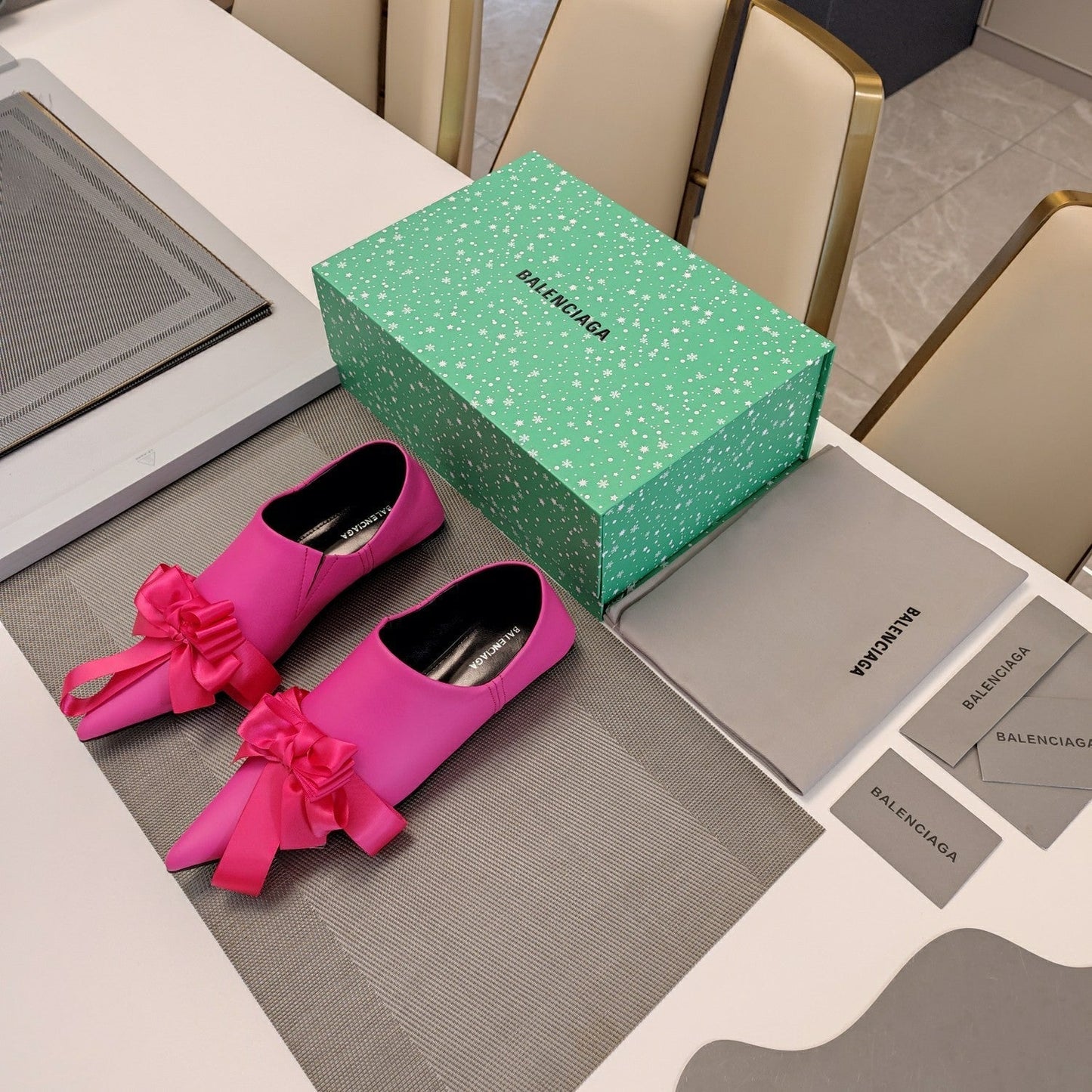 POINTED-TOE FLATS WITH BOW IN HOT PINK SOFT LAMBSKIN - 34