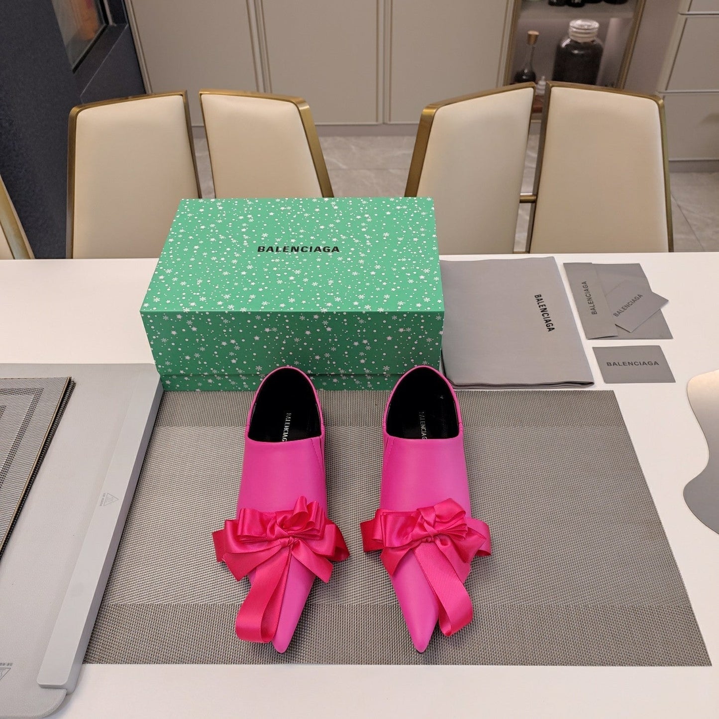 POINTED-TOE FLATS WITH BOW IN HOT PINK SOFT LAMBSKIN - 34
