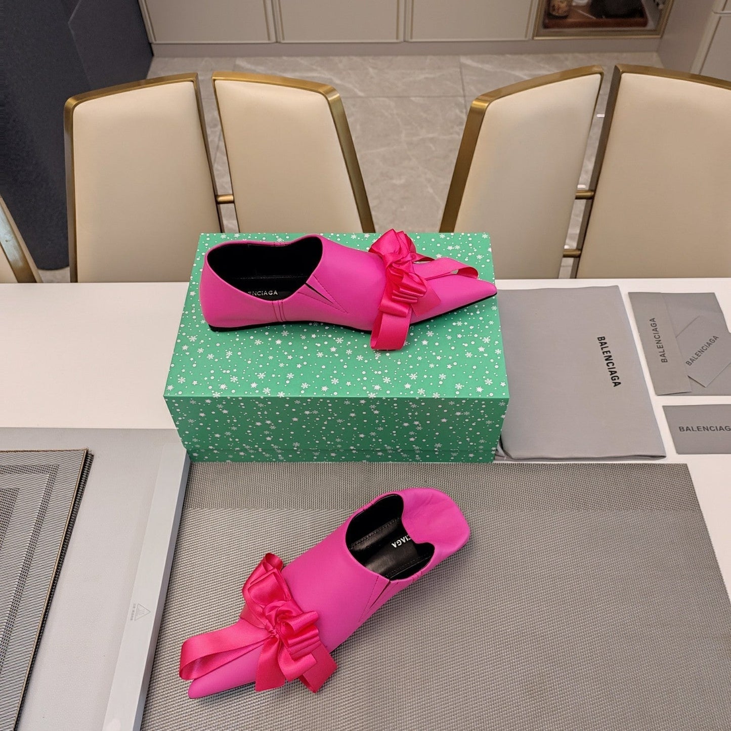 POINTED-TOE FLATS WITH BOW IN HOT PINK SOFT LAMBSKIN - 34