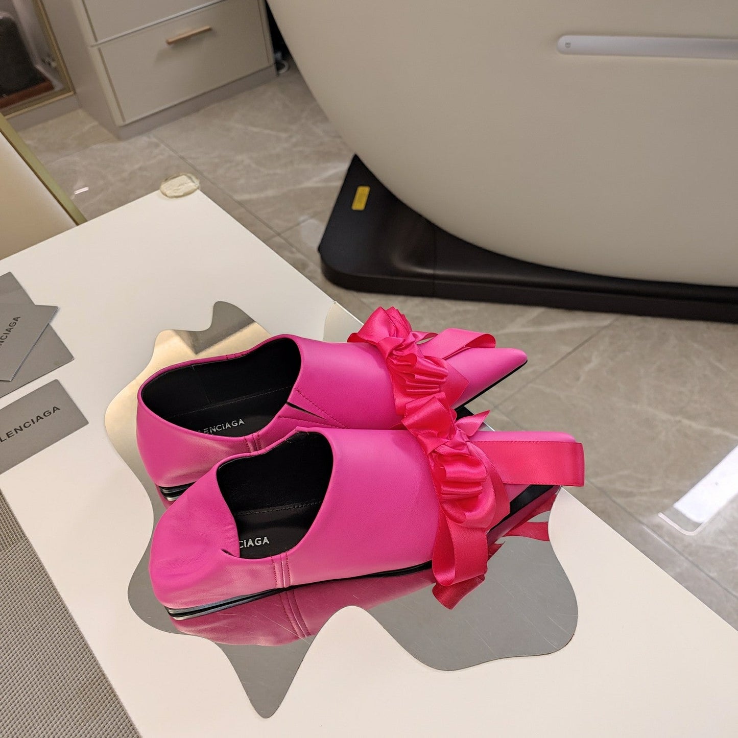 POINTED-TOE FLATS WITH BOW IN HOT PINK SOFT LAMBSKIN - 34