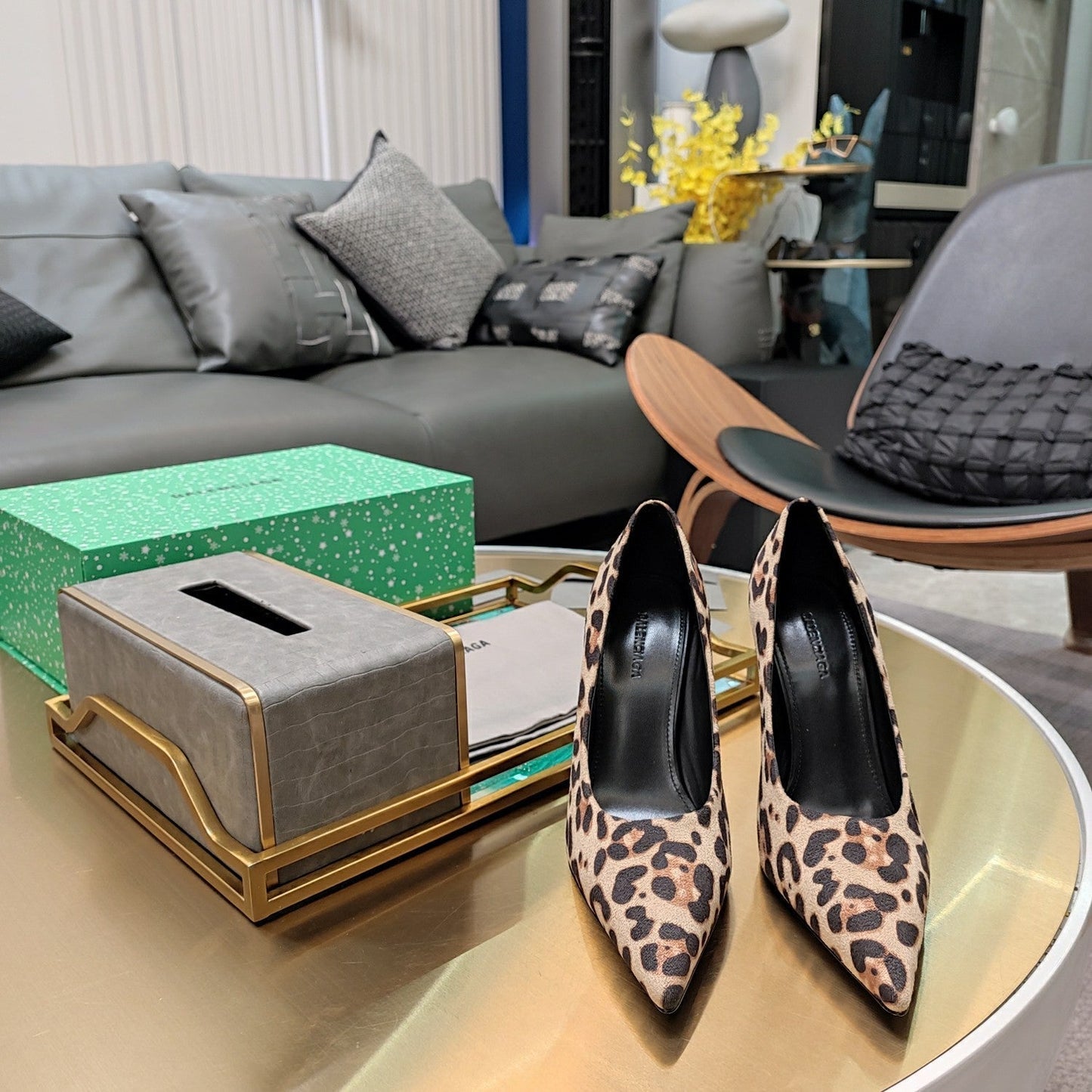 HIGH PUMPS IN BEIGE LEOPARD PRINT SUEDE - 34