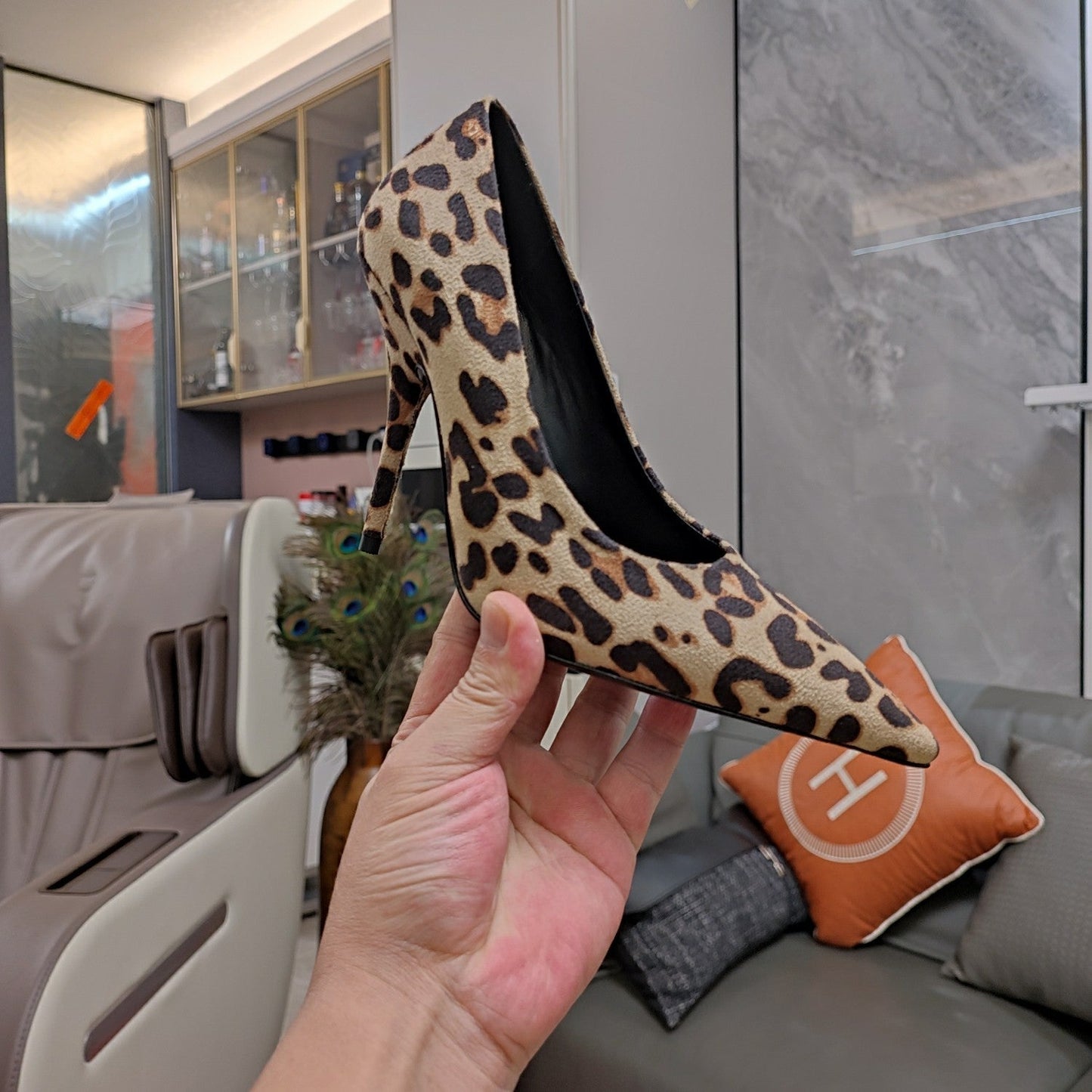 HIGH PUMPS IN BEIGE LEOPARD PRINT SUEDE - 34