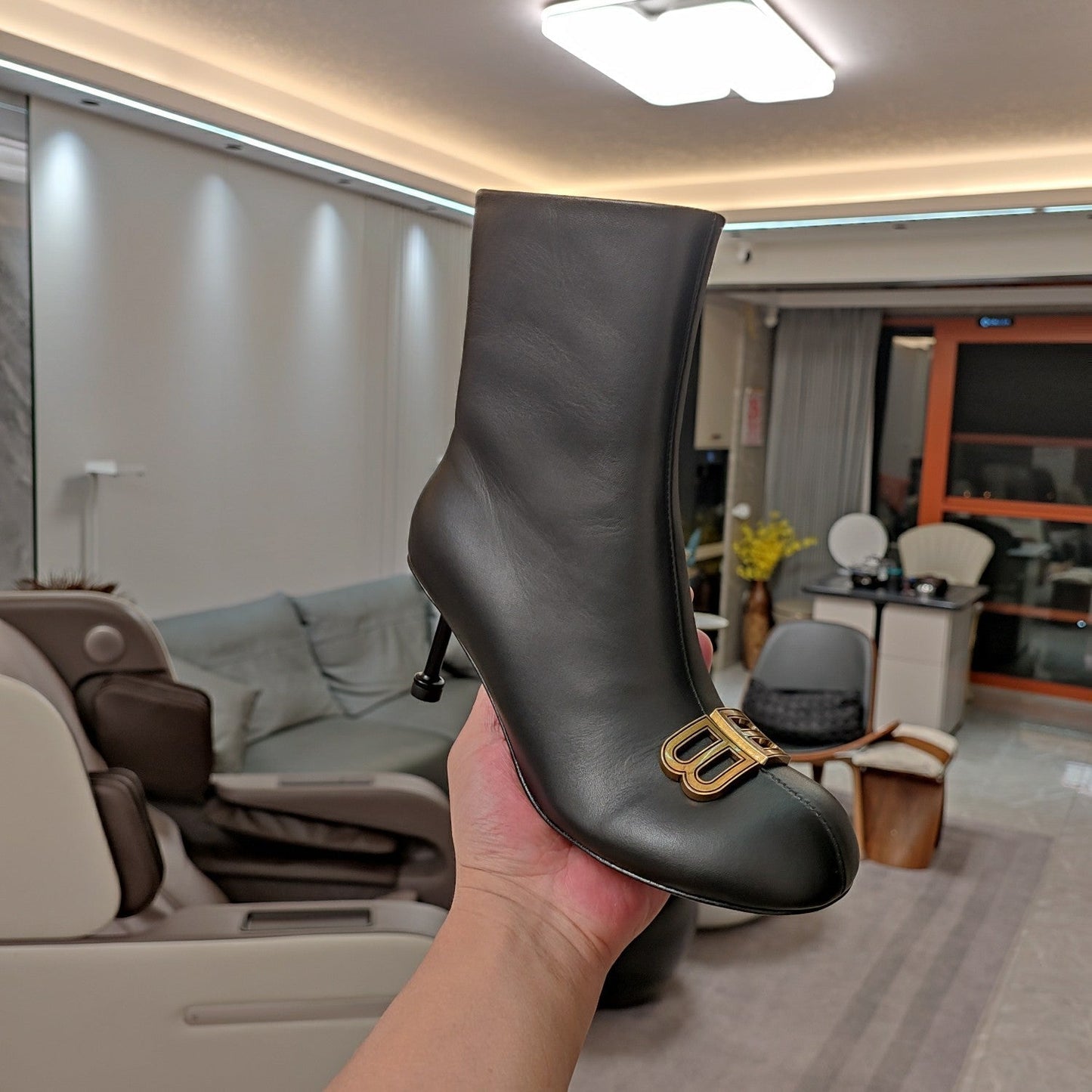 ROUND-TOE HIGH HEEL BOOTS IN BLACK SMOOTH LAMBSKIN - 34