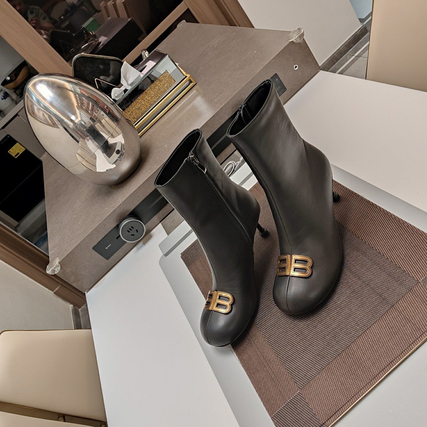 ROUND-TOE HIGH HEEL BOOTS IN BLACK SMOOTH LAMBSKIN - 34