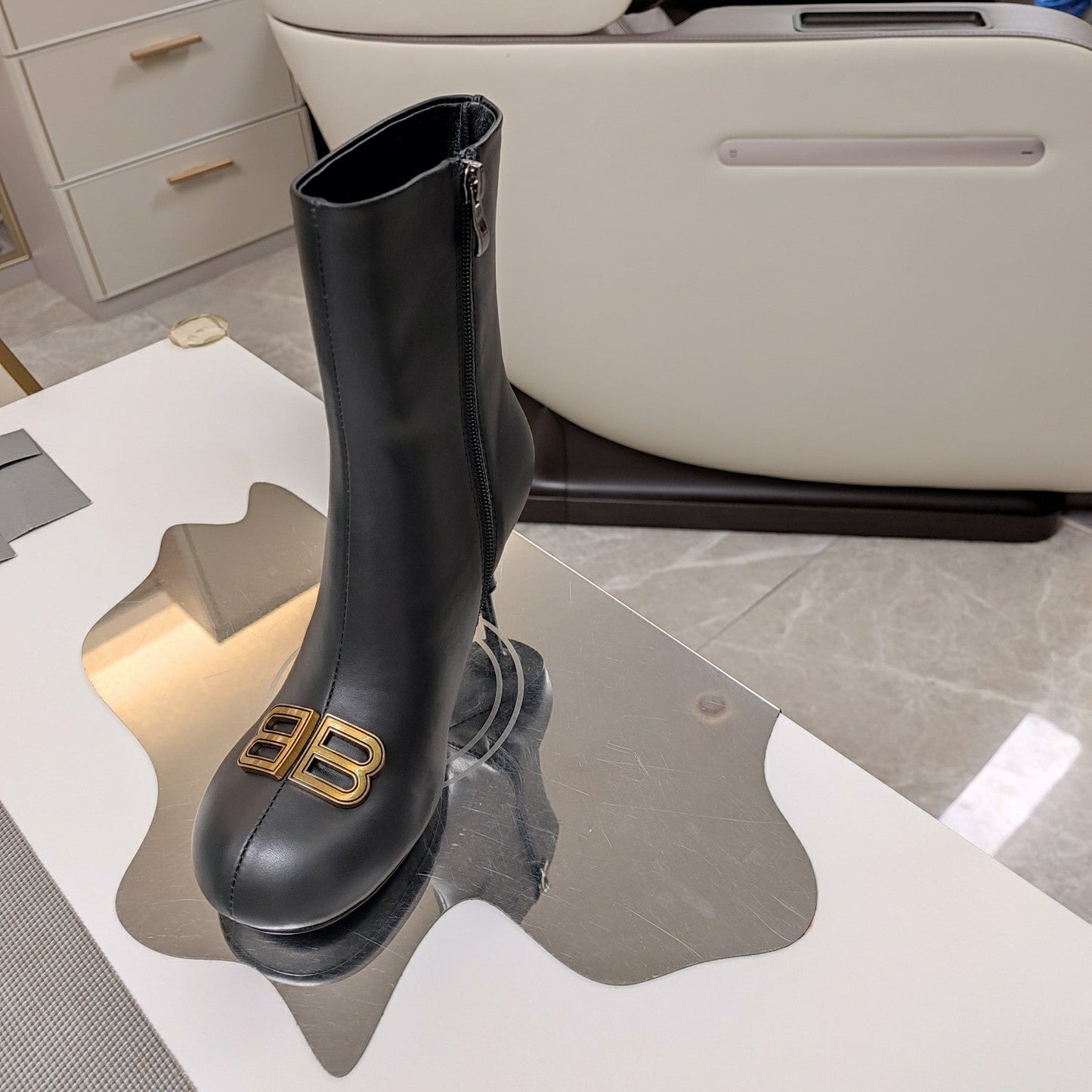 ROUND-TOE HIGH HEEL BOOTS IN BLACK SMOOTH LAMBSKIN - 34