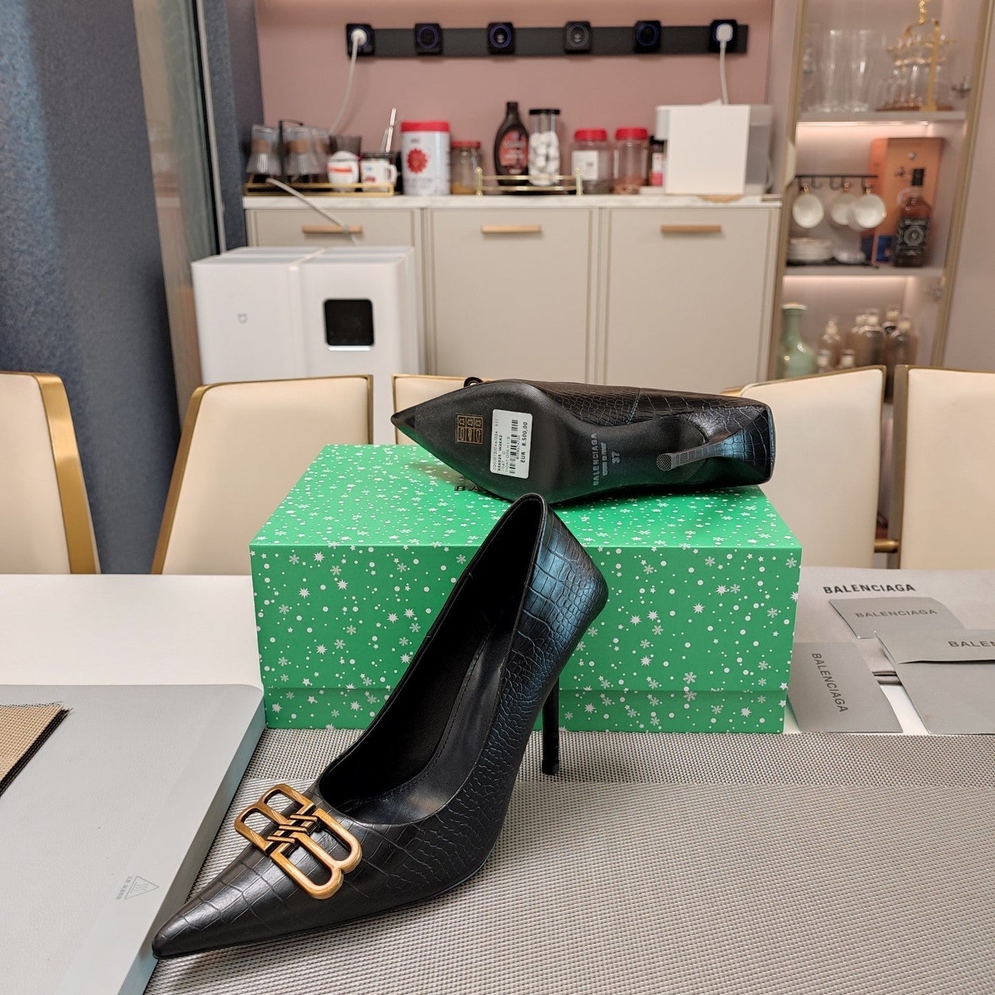 POINTED BB GOLD BUCKLE HIGH PUMPS IN BLACK CROCODILE PATTERN CALFSKIN - 34