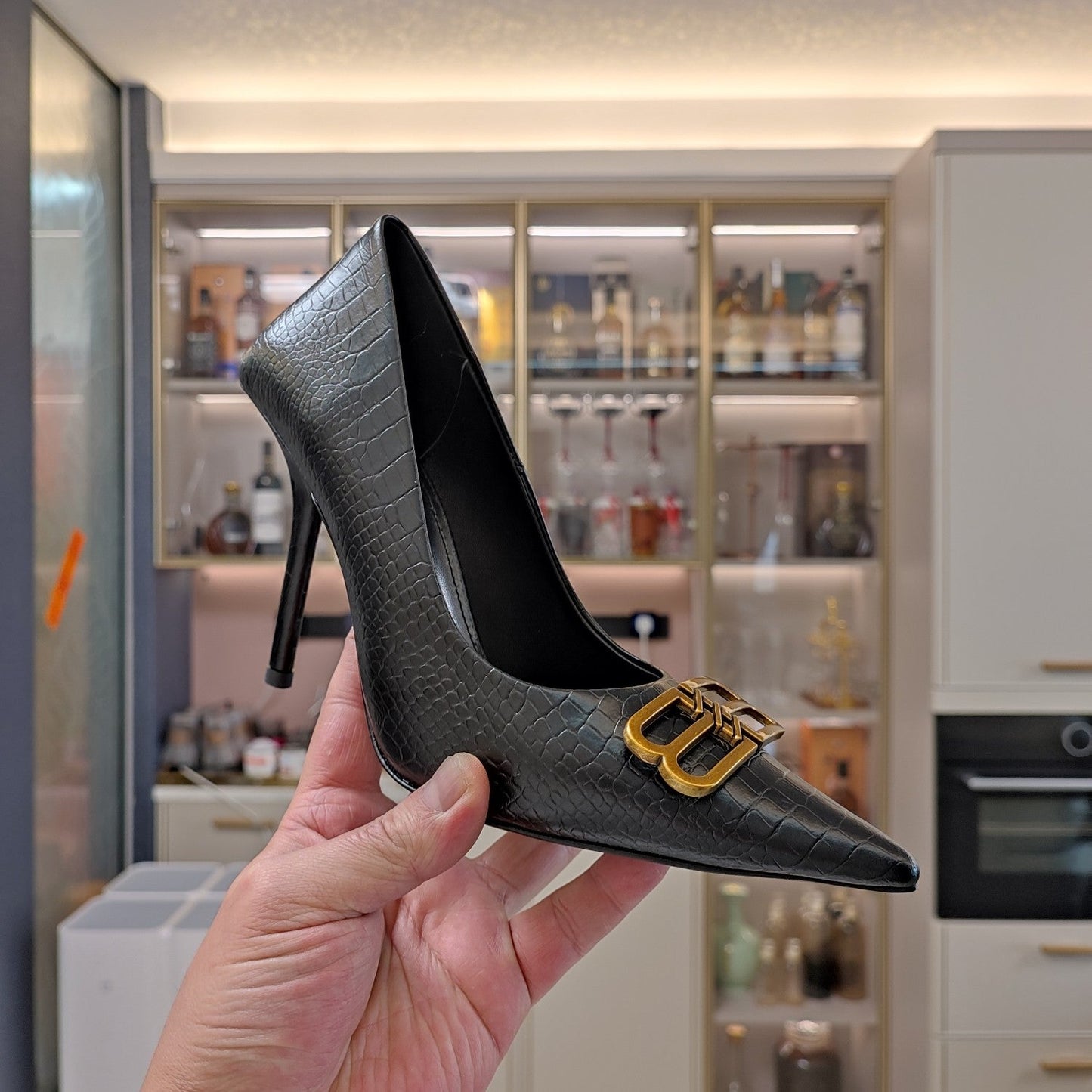 POINTED BB GOLD BUCKLE HIGH PUMPS IN BLACK CROCODILE PATTERN CALFSKIN - 34