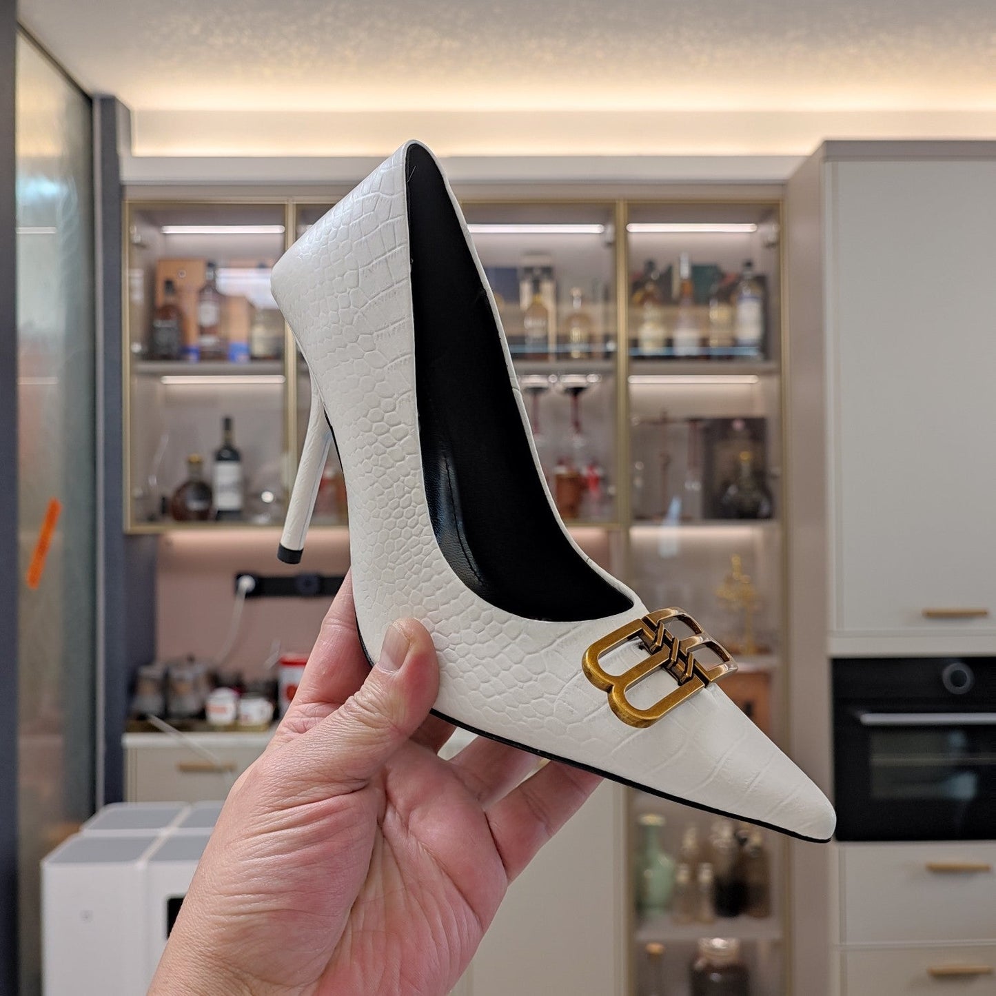 POINTED BB GOLD BUCKLE HIGH PUMPS IN WHITE CROCODILE PATTERN CALFSKIN - 34