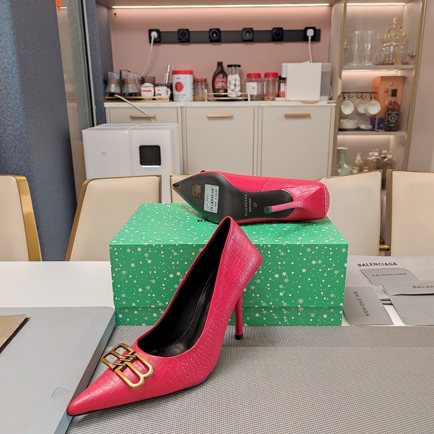 POINTED BB GOLD BUCKLE HIGH PUMPS IN RED CROCODILE PATTERN CALFSKIN - 34