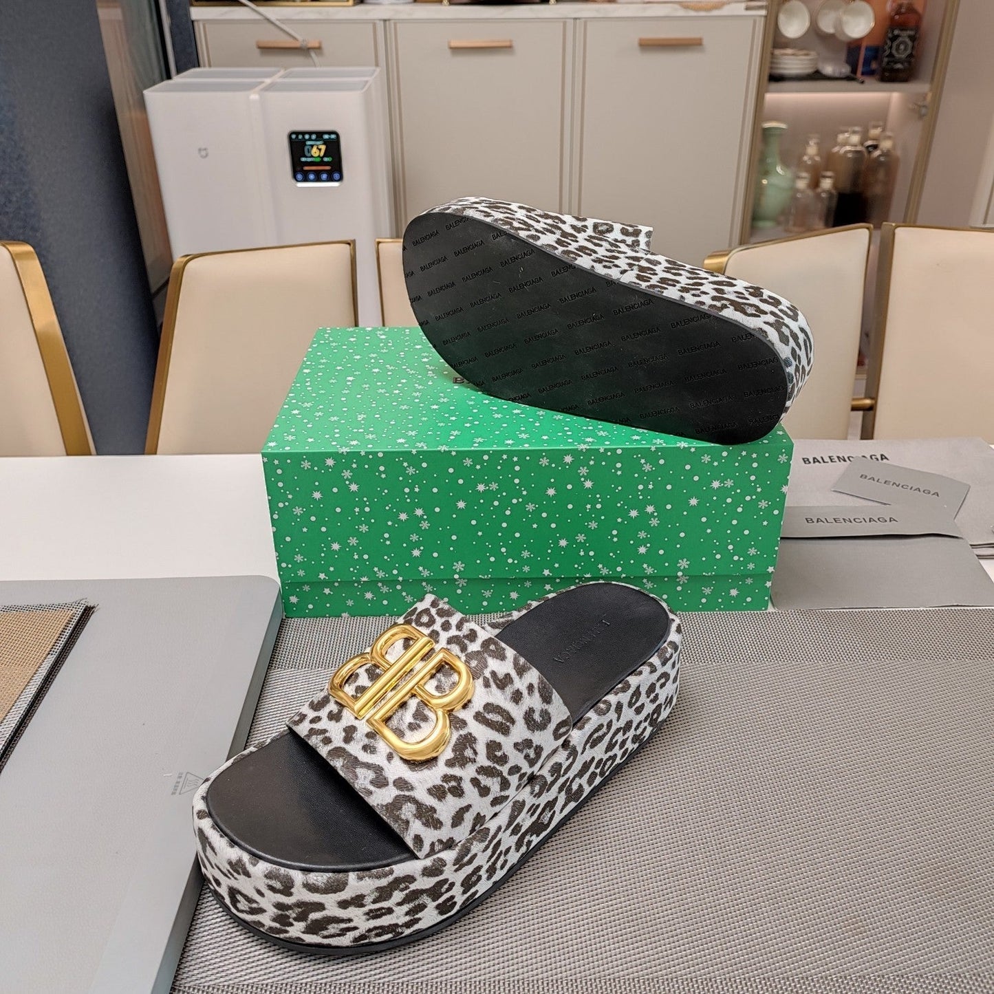 RISE SANDAL THICK-SOLED IN WHITE LEOPARD PRINT CALFSKIN - 34