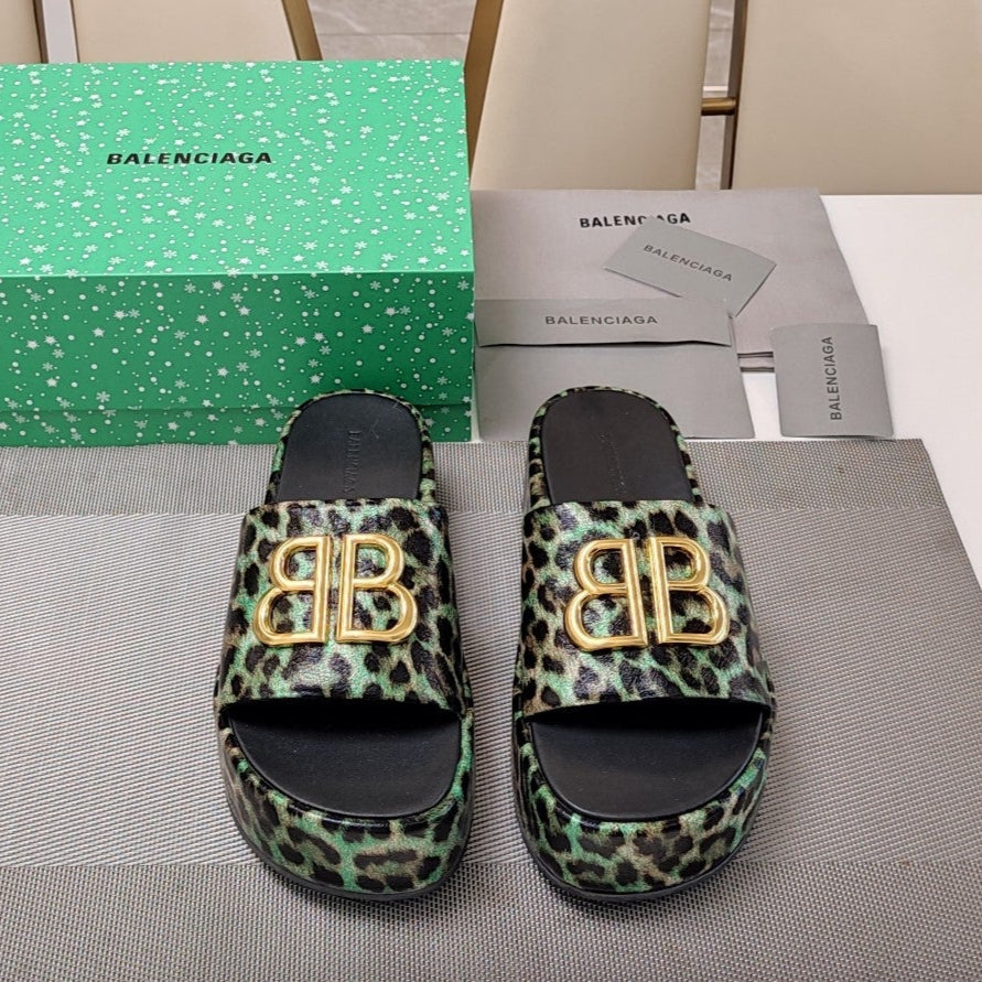 RISE SANDAL THICK-SOLED IN LIGHT GREEN LEOPARD PRINT CALFSKIN - 34