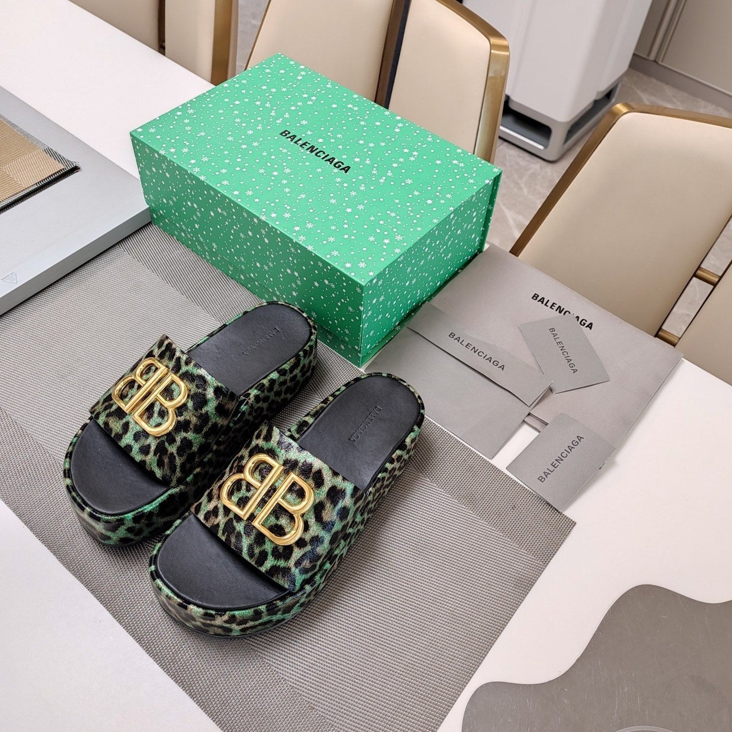 RISE SANDAL THICK-SOLED IN LIGHT GREEN LEOPARD PRINT CALFSKIN - 34
