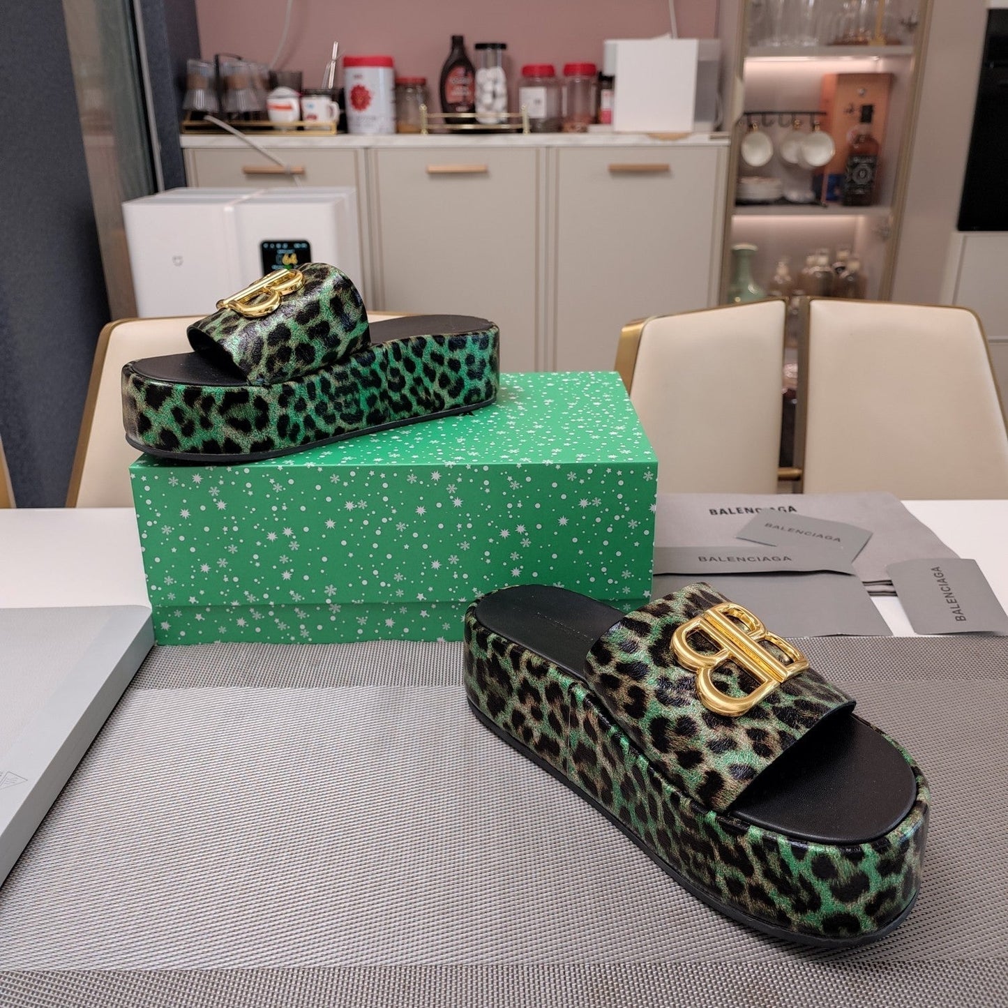 RISE SANDAL THICK-SOLED IN LIGHT GREEN LEOPARD PRINT CALFSKIN - 34