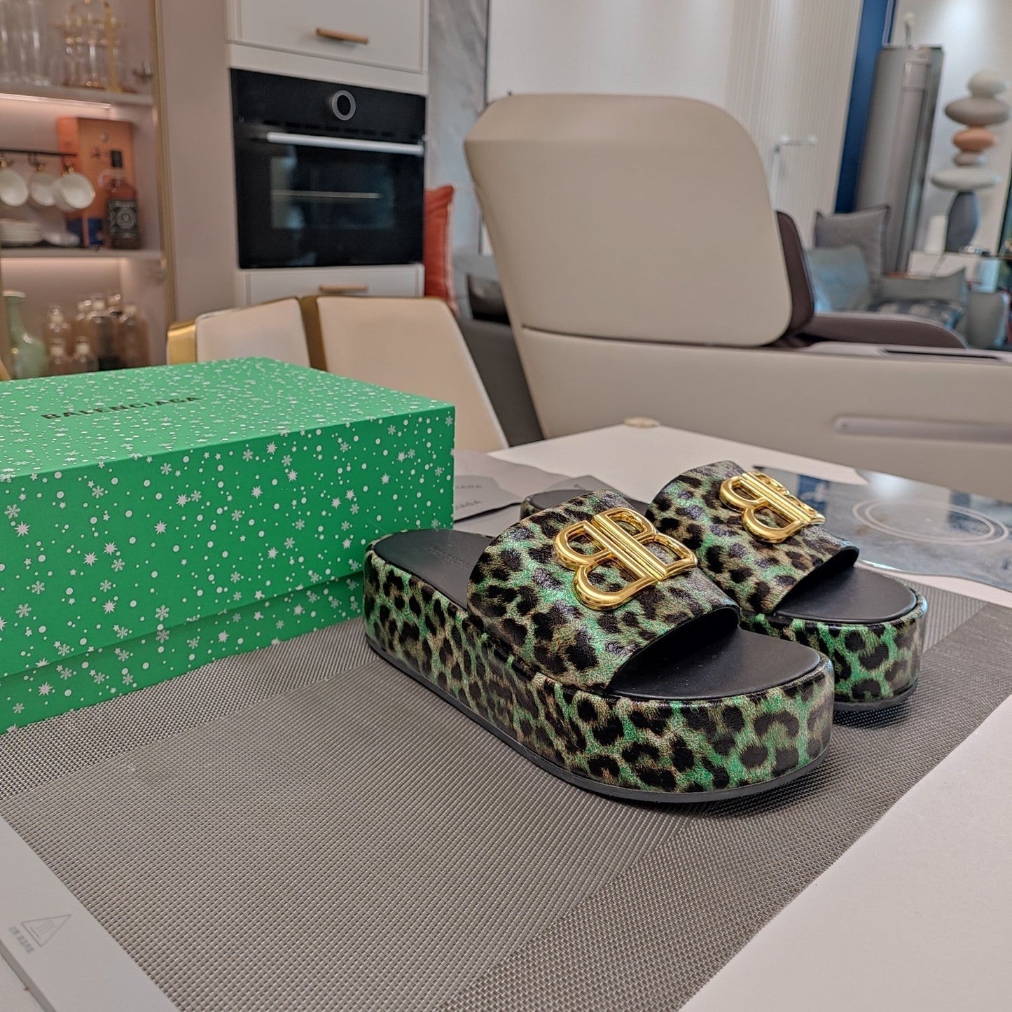 RISE SANDAL THICK-SOLED IN LIGHT GREEN LEOPARD PRINT CALFSKIN - 34