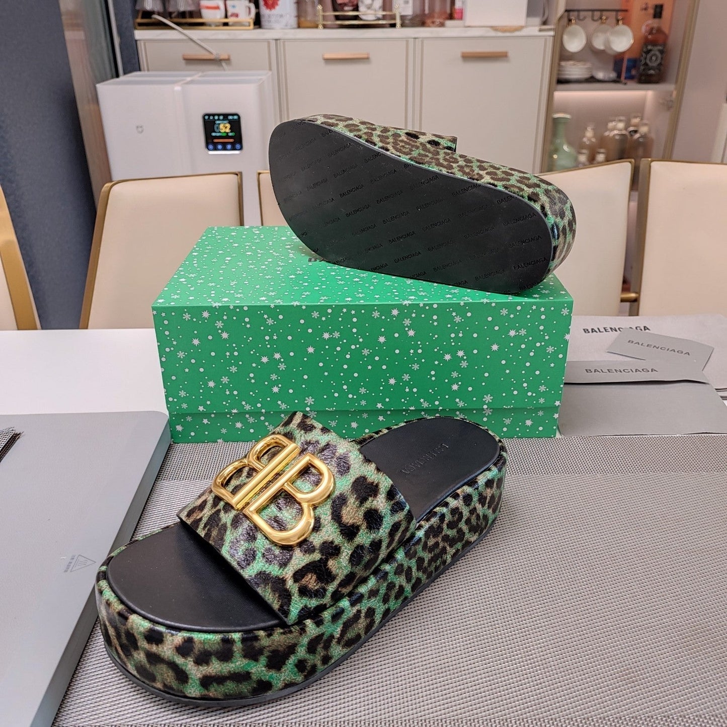 RISE SANDAL THICK-SOLED IN LIGHT GREEN LEOPARD PRINT CALFSKIN - 34
