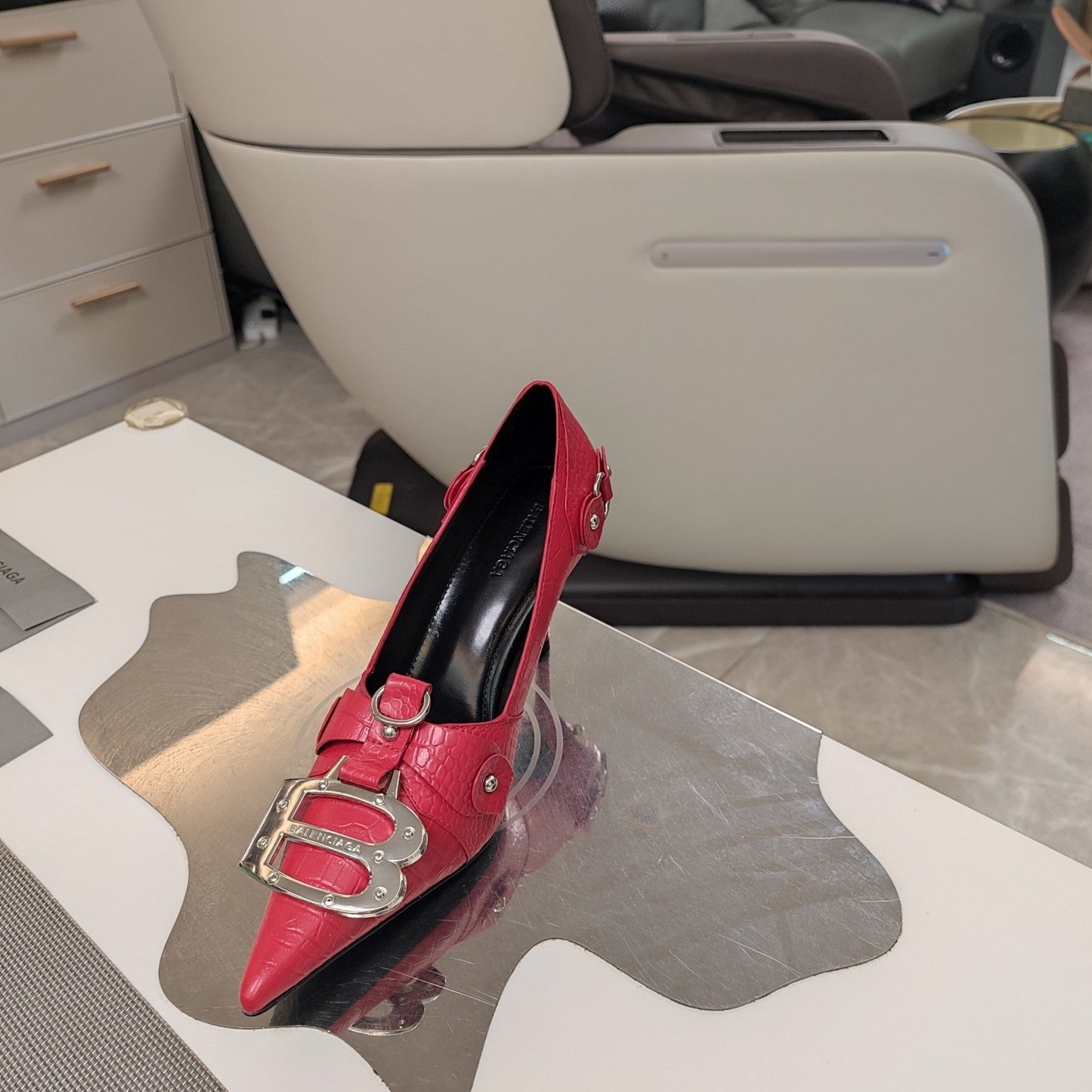 HIGH PUMPS WITH B SILVER BUCKLE IN RED CROCODILE PATTERN CALFSKIN - 34