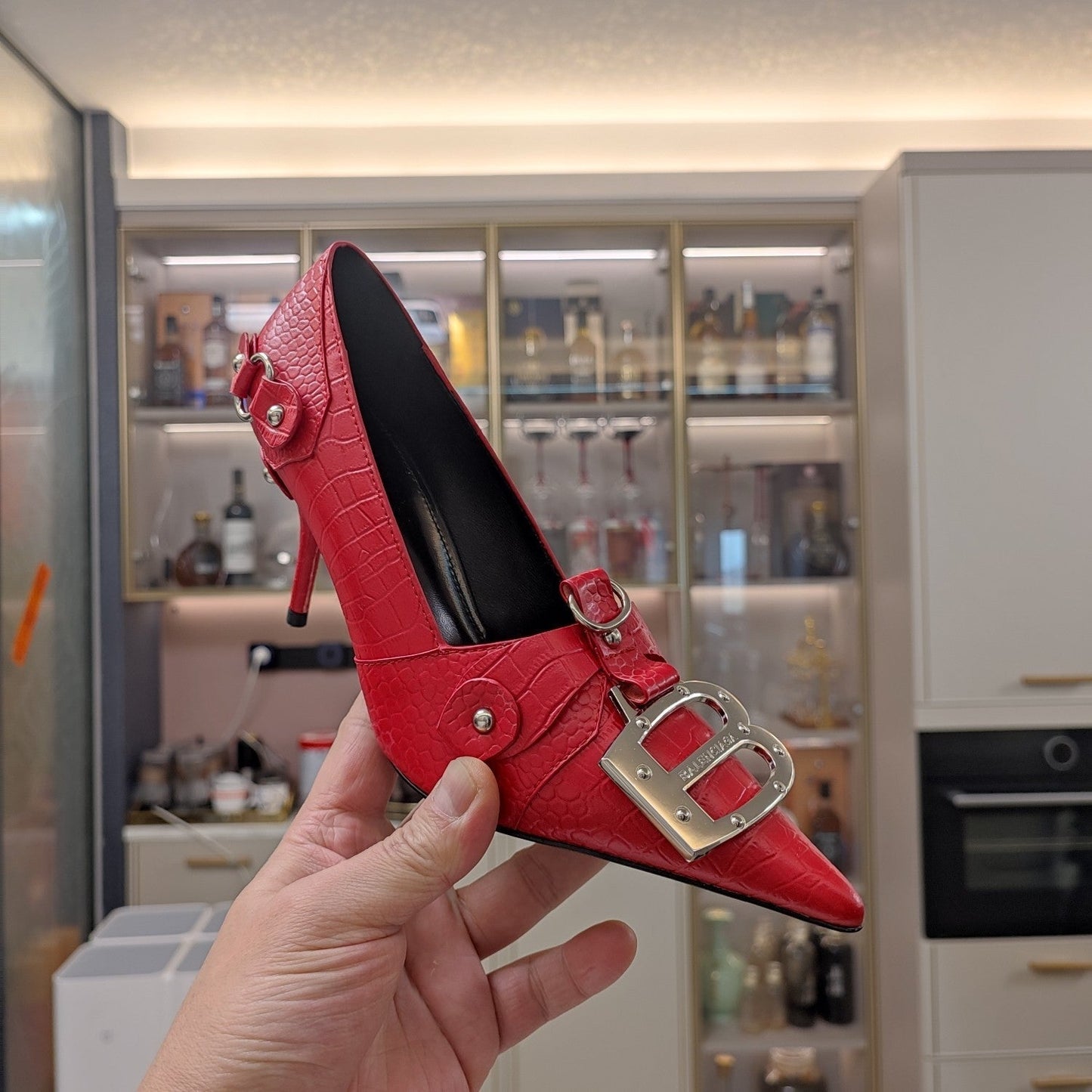 HIGH PUMPS WITH B SILVER BUCKLE IN RED CROCODILE PATTERN CALFSKIN - 34