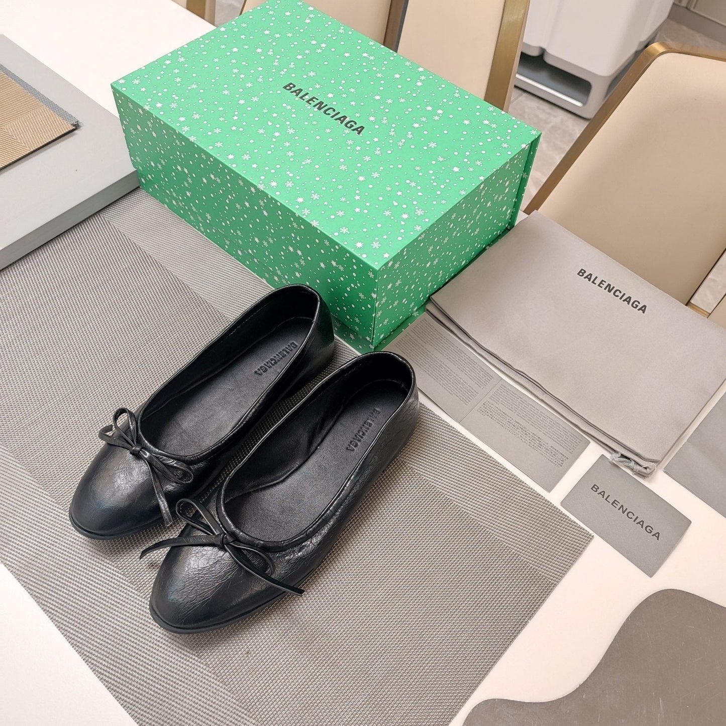 RHINESTONE BALLET FLATS WITH BOW IN BLACK WAX-OIL SHEEPSKIN - 34