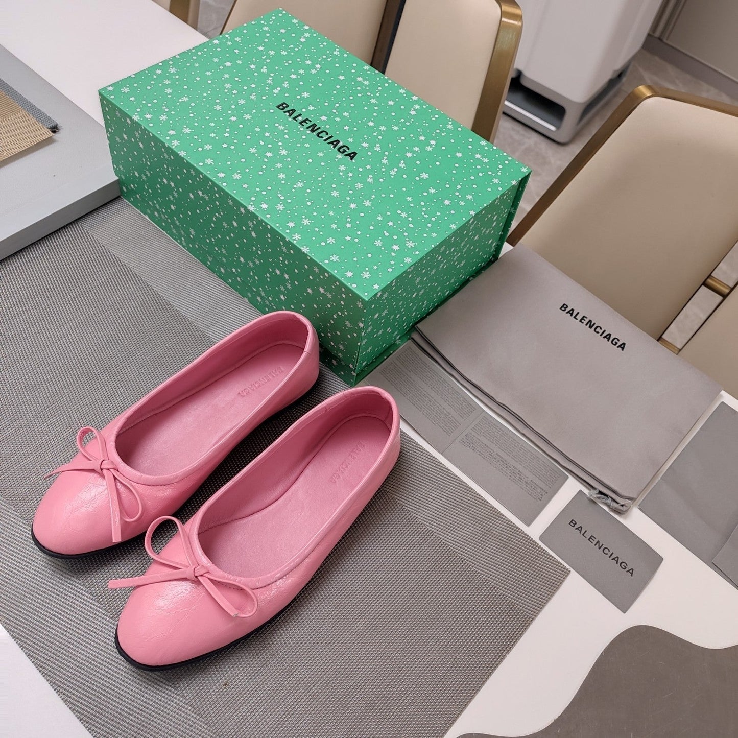 RHINESTONE BALLET FLATS WITH BOW IN SEA PINK WAX-OIL SHEEPSKIN - 34