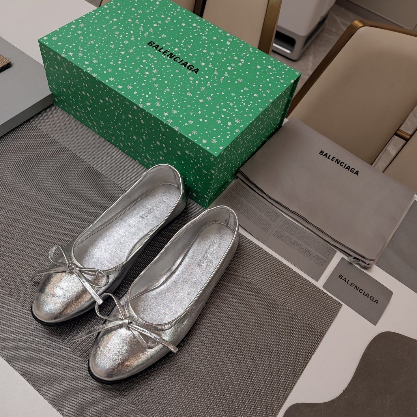 RHINESTONE BALLET FLATS WITH BOW IN SILVER WAX-OIL SHEEPSKIN - 34