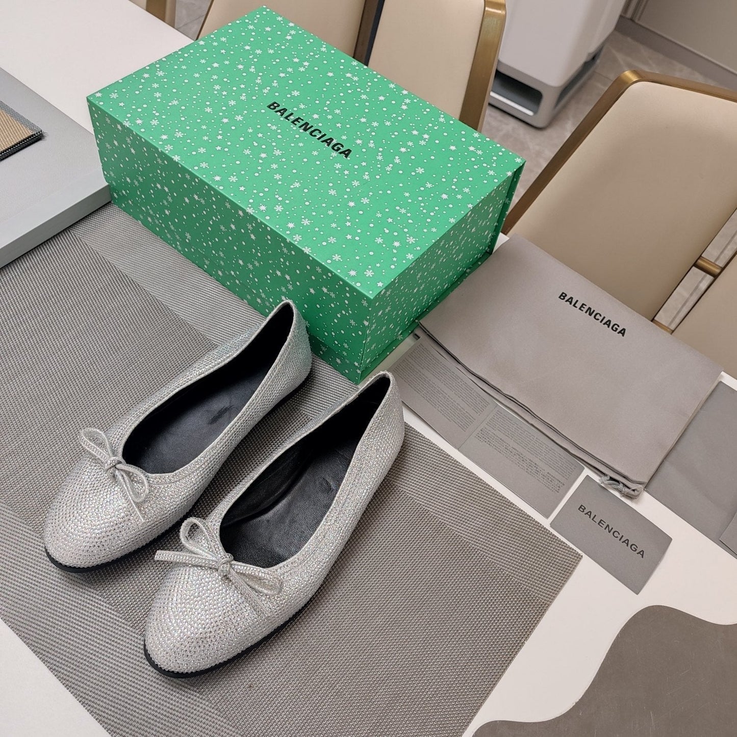 RHINESTONE BALLET FLATS WITH BOW IN METALLIC SILVER SHEEPSKIN - 34