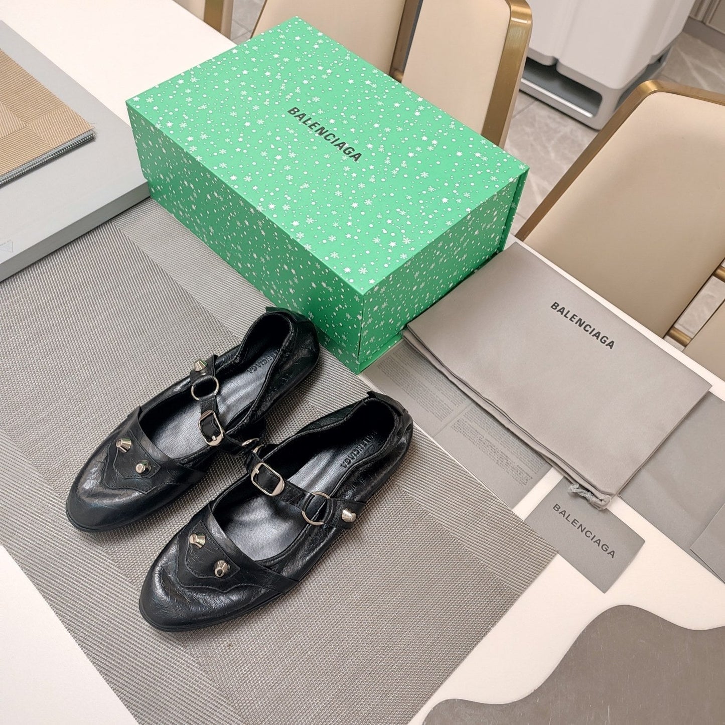 STUDDED MARY JANE FLATS IN BLACK SHINY LAMBSKIN - 34