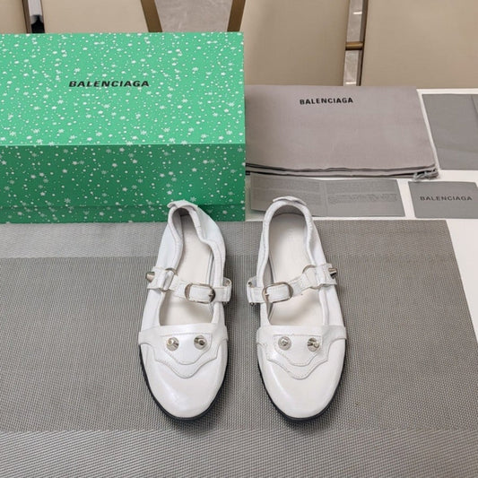 STUDDED MARY JANE FLATS IN WHITE SHINY LAMBSKIN - 34