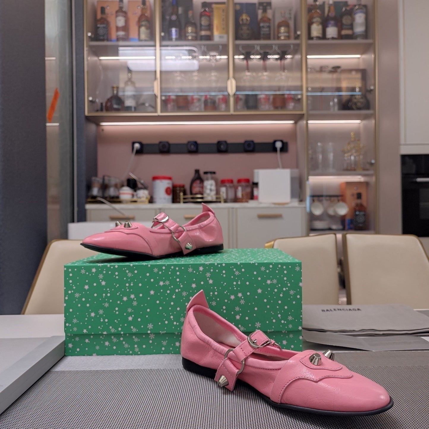 STUDDED MARY JANE FLATS IN SEA PINK SHINY LAMBSKIN - 34