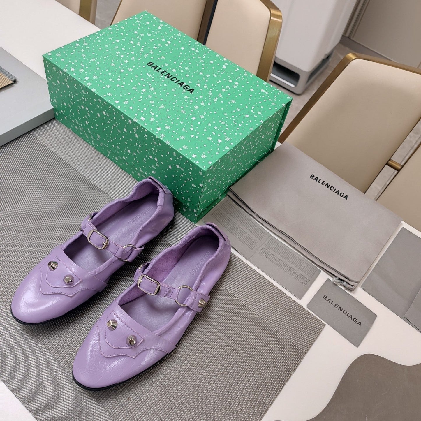 STUDDED MARY JANE FLATS IN LAVENDER SHINY LAMBSKIN - 34