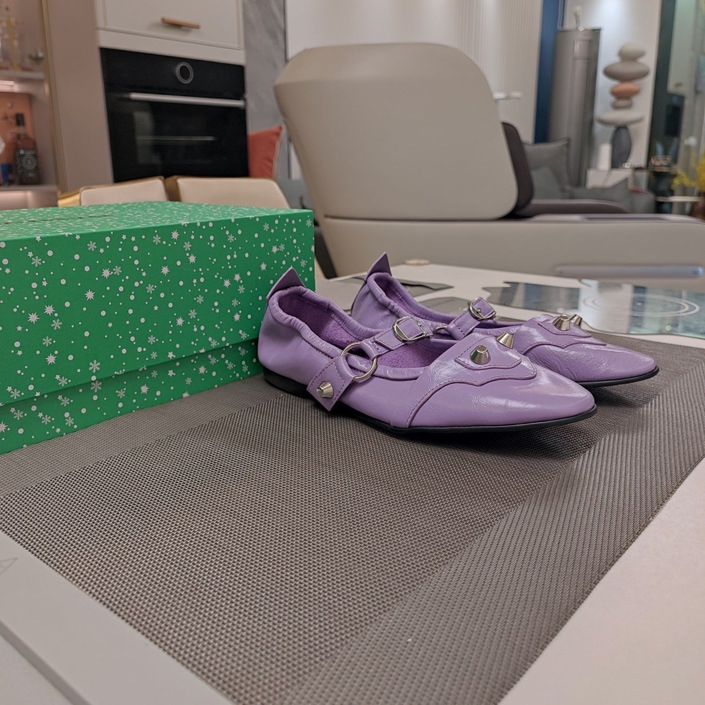 STUDDED MARY JANE FLATS IN LAVENDER SHINY LAMBSKIN - 34