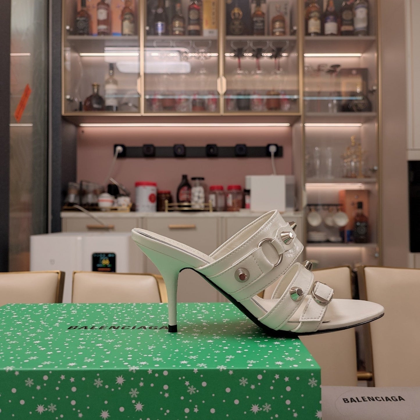 STRAPPY HIGH-HEELED SANDALS IN WHITE STUDDED WAX-OIL SHEEPSKIN - 34