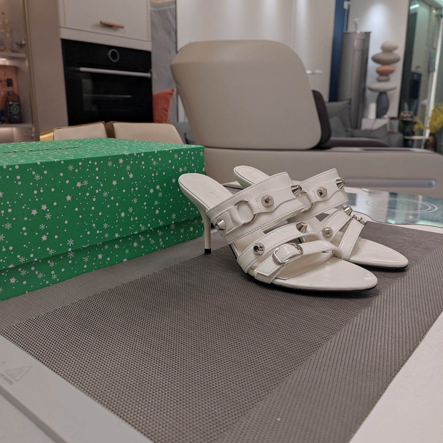 STRAPPY HIGH-HEELED SANDALS IN WHITE STUDDED WAX-OIL SHEEPSKIN - 34