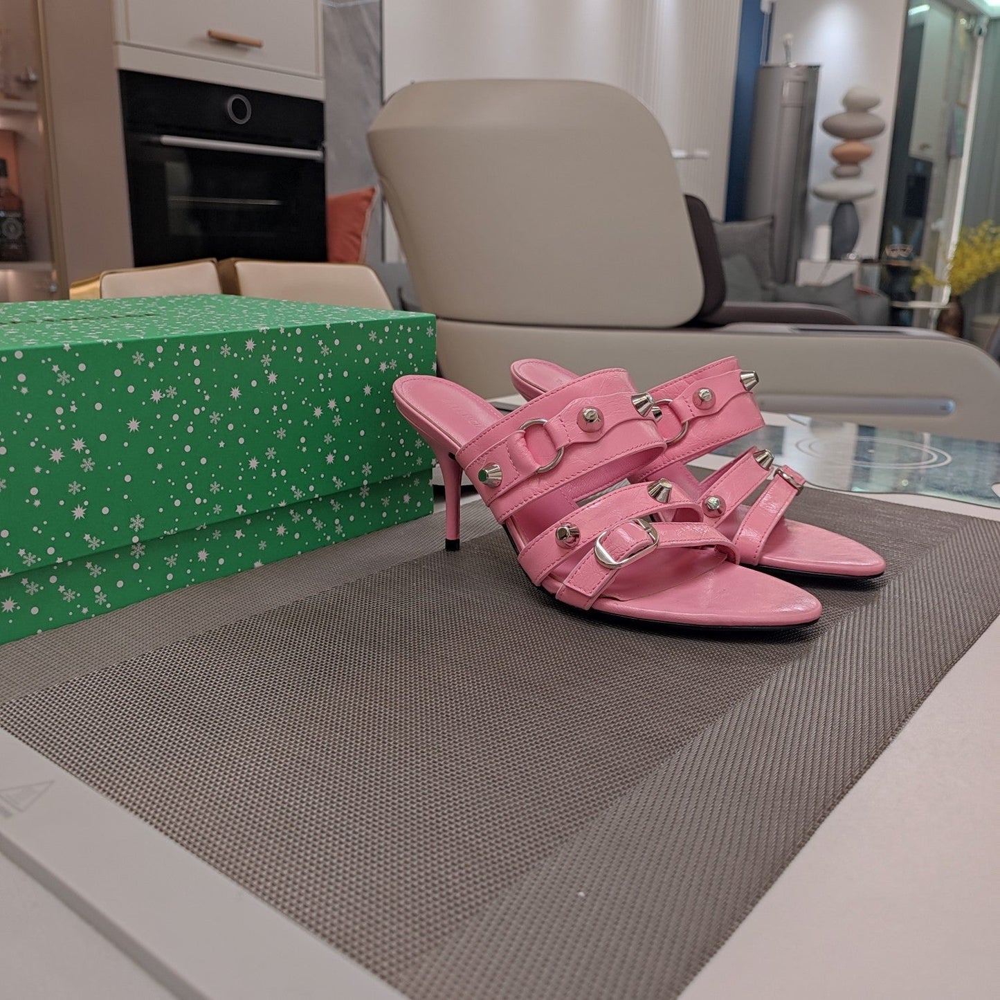 STRAPPY HIGH-HEELED SANDALS IN WEWAK PINK STUDDED WAX-OIL SHEEPSKIN - 34