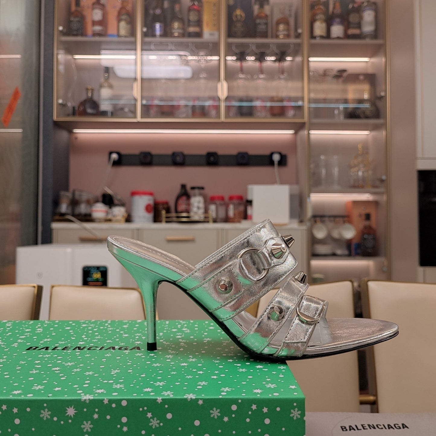 STRAPPY HIGH-HEELED SANDALS IN SILVER STUDDED WAX-OIL SHEEPSKIN - 34