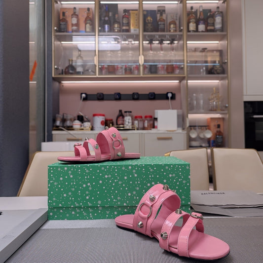 STRAPPY FLAT SANDALS IN WEWAK PINK STUDDED WAX-OIL SHEEPSKIN - 34