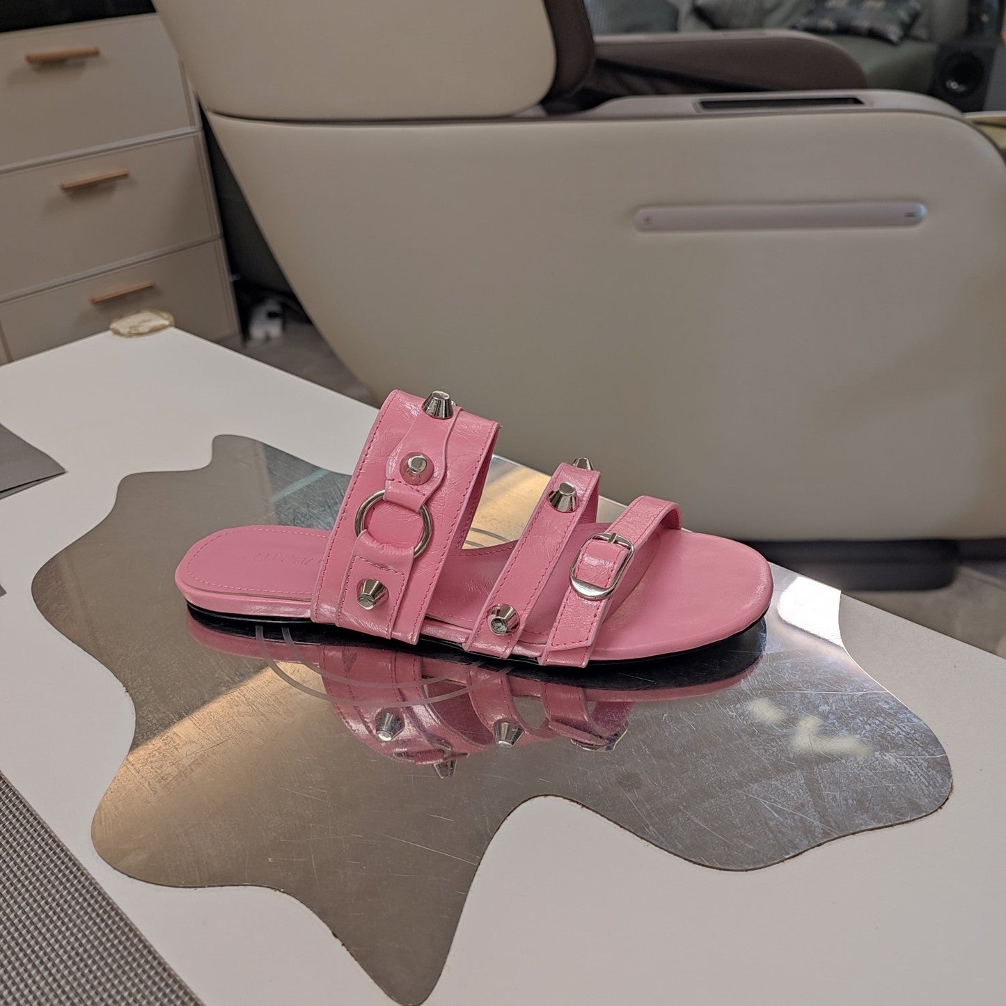 STRAPPY FLAT SANDALS IN WEWAK PINK STUDDED WAX-OIL SHEEPSKIN - 34